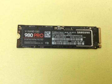 SUMSUNG 1TB NVME